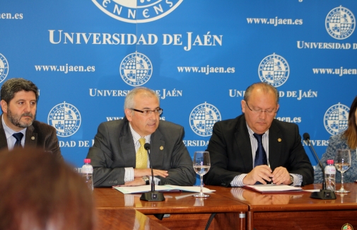 Momento de la presentación de los XIV Cursos de Verano de la UJA en La Carolina. Foto: Paqui Avi