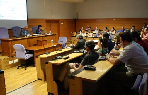 Manuel Parras y Juan García, en la reunión formativa con los grupos constituidos.