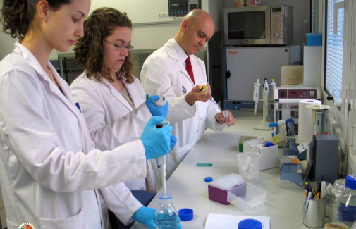 José Juan Gaforio en el laboratorio.