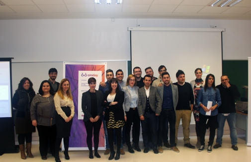 Foto de familia de organizadores y ponentes.