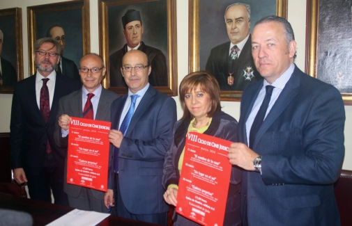 Representantes institucionales, tras la presentación del programa.