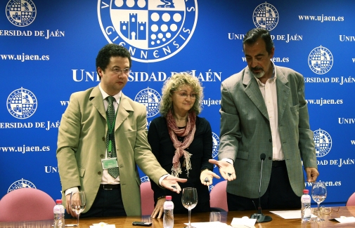 Daniel Aguilera, Mª Ángeles Peinado y Manuel Linares, presentando el prototipo. Foto: Francisco J. Garrido.