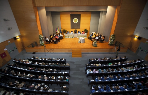 Aspecto del Aula Magna de la UJA, durante la inauguración del curso. Foto: Sitoh Ortega