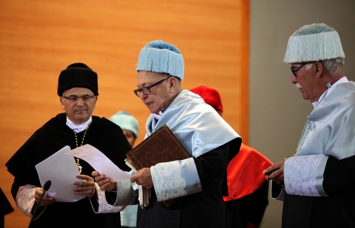 Mario Torelli, entre Manuel Parras y Arturo Ruiz.