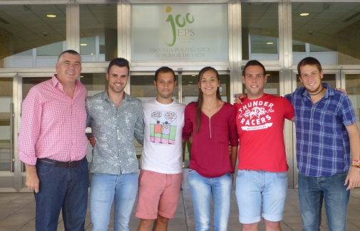 Miembros del grupo, junto al tutor.