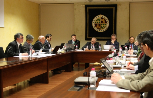 Reunión entre el Equipo de Dirección de la UJA y el equipo de evaluadores externos.