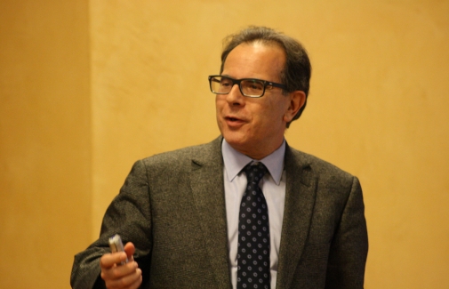 Avelino Corma, durante su intervencíón.