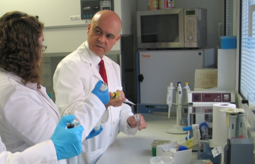 El profesor José Juan Gaforio, en su laboratorio.