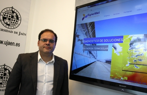 José Martínez Valenzuela, en el stand de la UJA.