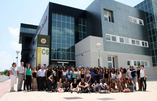 Estudiantes franceses y profesorado, en el Campus de Las Lagunillas.