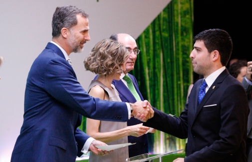 Juan Francisco Vico recibe la felicitación del Rey
