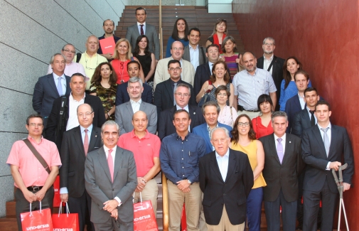 Foto de familia de participantes.