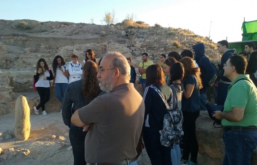 Momento en el que el Sol ilumina la estela.