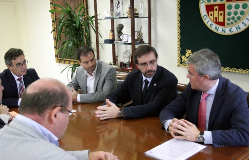 José Carrión, Juan Gómez y José Enrique Fernández, durante la reunión.