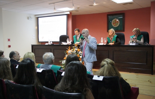 Un momento de la intervención del profesor José Juan Gaforio.