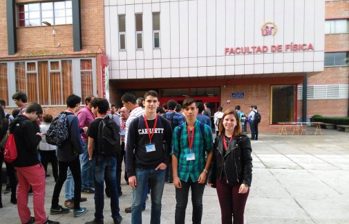 Los tres estudiantes que participaron en la prueba.