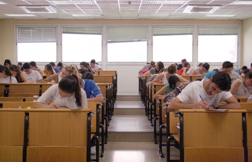 Alumnado, durante la realización del segundo ejercicio.
