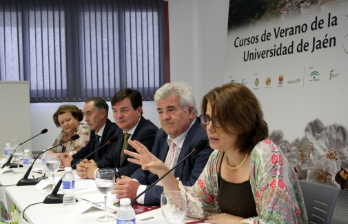 En primer plano Maria Garzón, seguida de Marcos Gutiérrez, Juan Manuel Rosas, Diego Montesinos y Pilar Parras.