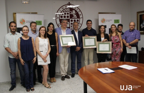 Foto de familia del Premio al Mejor Proyecto de Fomento de la Cultura Emprendedora 2015/2016 de la Universidad de Jaén.