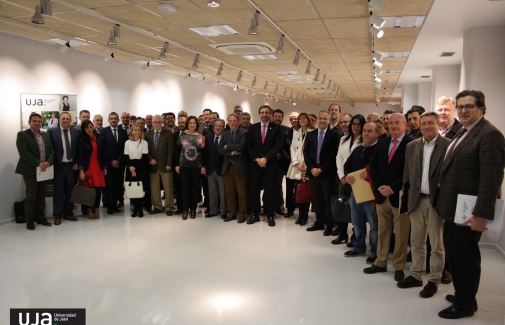 Foto de la familia de los miembros de la Fundación Universidad de Jaén-Empresa