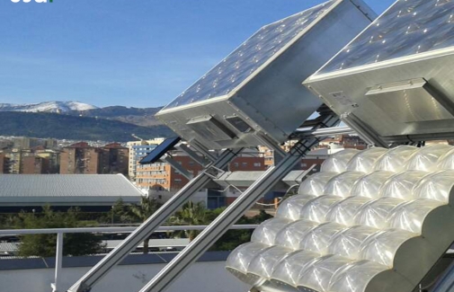 Módulos fotovoltaicos de concentración situados en la terraza del edificio C6.