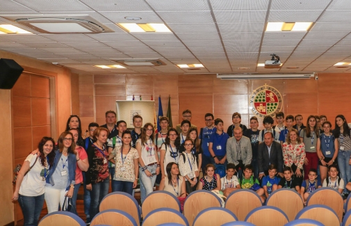Foto de familia de la Olimpiada Thales. Foto: Eduardo Vílchez