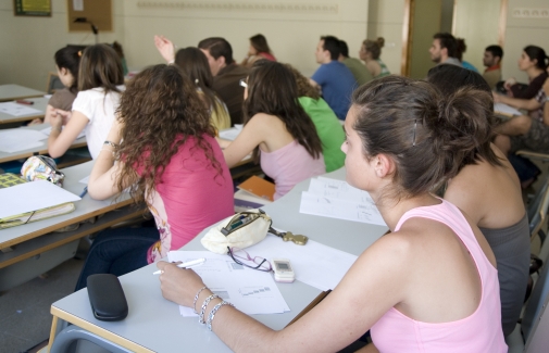 Estudiantes en un aula de la UJA.