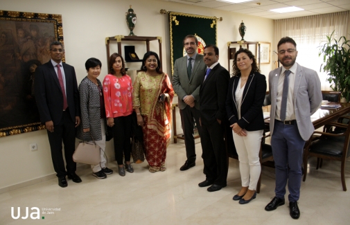 El Rector de la UJA recibió a una delegación de mujeres empresarias de Malasia.