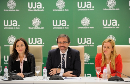 La Vicerrectora de TIC e Infraestructuras, el Rector y la Directora del Gabinete de Comunicación y Proyección Institucional.