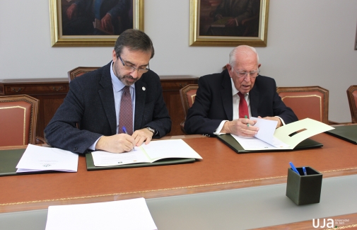 Juan Gómez y José Luis García-Lomas, en la firma del convenio.
