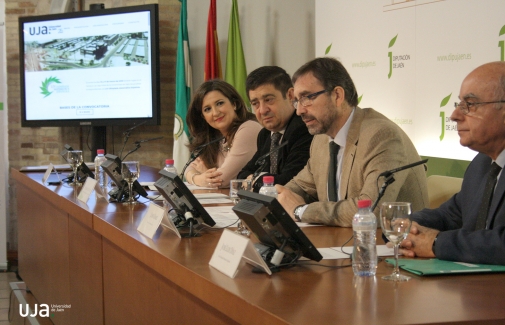 Intervención del Rector, durante la presentación.