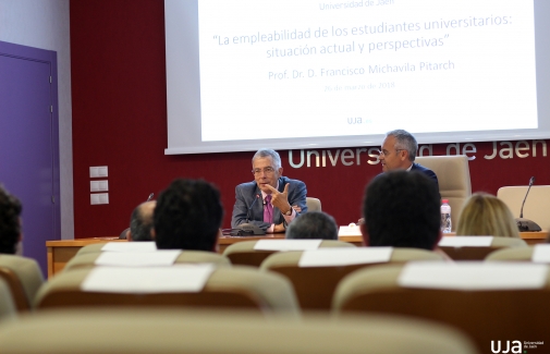 Un momento de la intervención de Francisco Michavila. Foto: Álvaro Santiago.