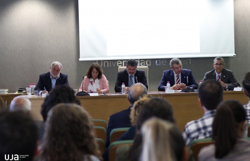 Momento de la presentación de la Cátedra. Foto Álvaro Santiago.