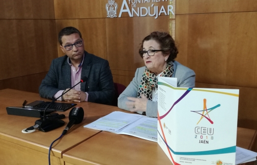 El alcalde de Andújar y la Vicerrectora de Proyección de la Cultura y Deportes.