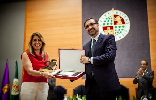 El Rector de la UJA y la presidenta de la Junta de Andalucía.
