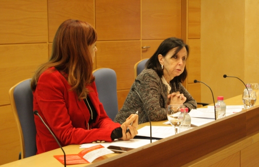 Intervención de María Emilia Casas, junto a Olimpia Molina.