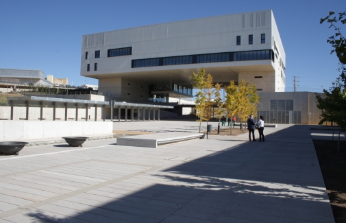Imagen del Edificio de Servicios Generales de la EPSL en el Campus Científico-Tecnológico de Linares.