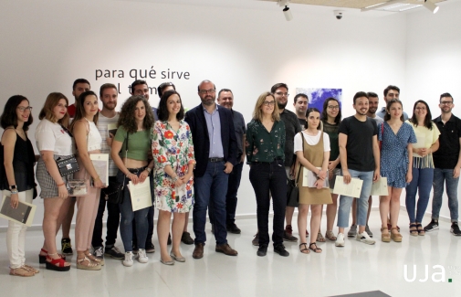 Foto de familia con los participantes de la UJA en La Noche en Blanco 2019