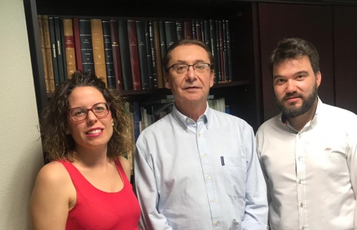 De izquierda a derecha: Leticia Molina Garcia, Miguel Delgado Rodriguez, Juan Miguel Martínez Galiano, investigadores de este trabajo