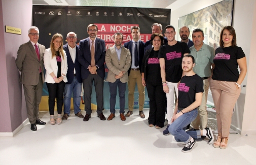 Representantes institucionales y organizadores de 'La Noche Europea de los Investigadores' en Jaén.