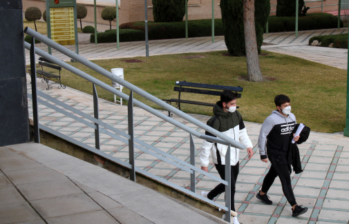 Alumnado de la UJA, en el campus Las Lagunillas.