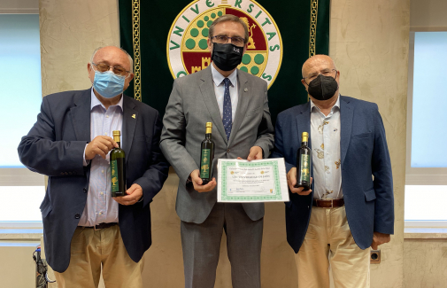 De izquierda a derecha, Domingo Bonillo, Juan Gómez y Antonio Mayoralas.