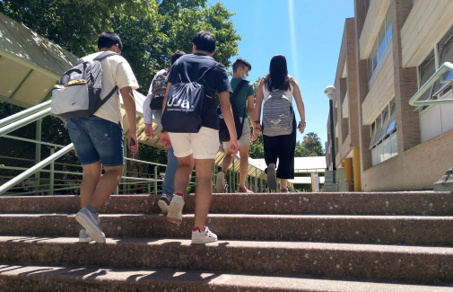 Alumnado en el Campus Las Lagunillas de Jaén, durante la celebración de la PEvAU en julio.