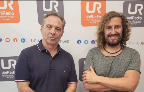 Juan Bautista Barroso junto a Julio A. Olivares, Director de UniRadio Jaén.