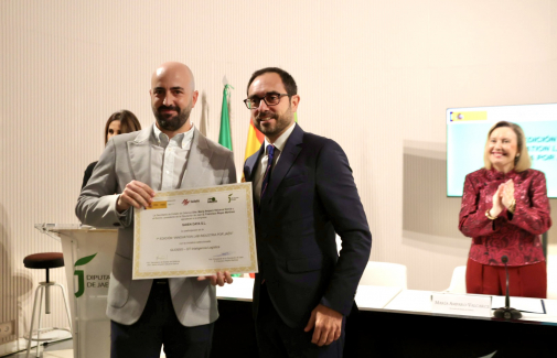 El investigador Cristóbal J. Carmona recibe el reconocimiento