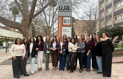 Profesionales y participantes del programa ‘Mentoring con M: directoras de valor’