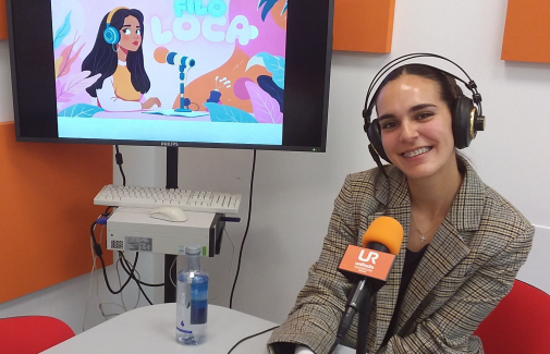 Ana Hombrado Gallego, en los estudios de UniRadio Jaén