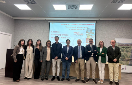 Organizadores y representantes de las empresas que participaron.