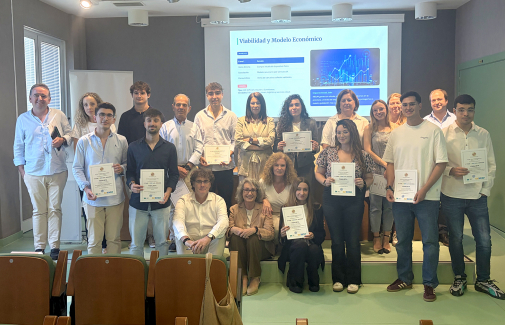 Alumnado ganador, finalista, miembros del jurado y organizadores de la tercera fase del programa INSIDE UJA 2025-2026.