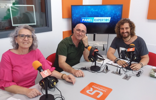 Los investigadores Sofía Salido Ruiz y Justo Cobo Domingo, junto a Julio Ángel Olivares Merino.